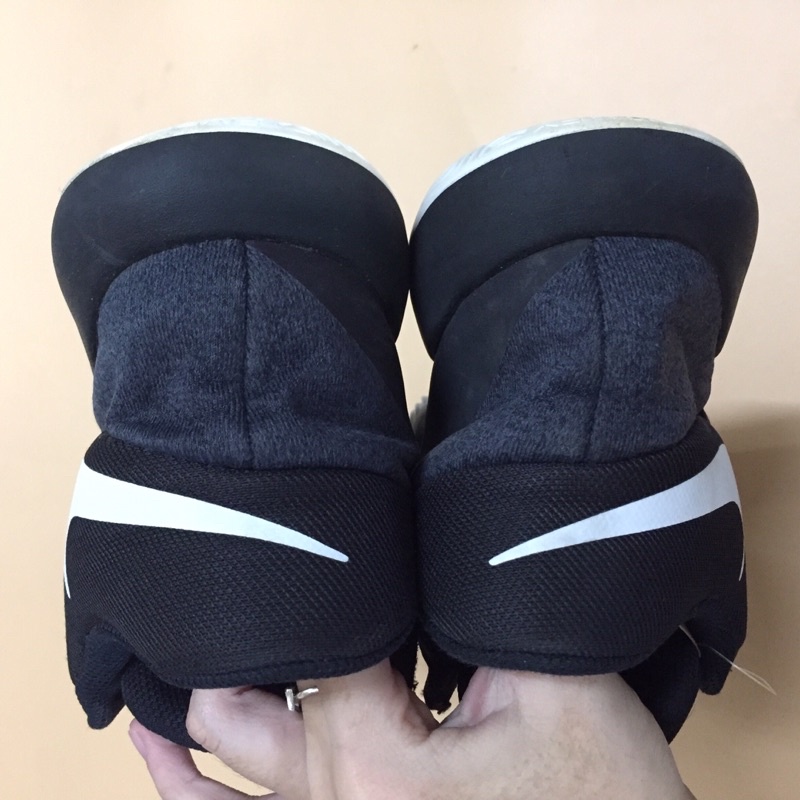 Giày chính hãng đã qua sử dụng