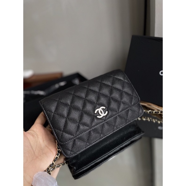 Túi Woc da hạt siêu màu đen nắp gập size 20cm