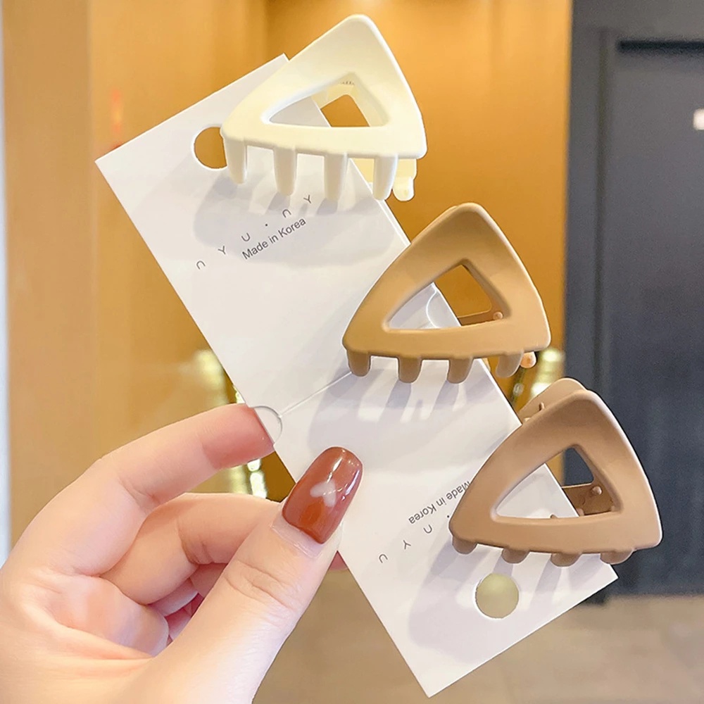 1 Kẹp Tóc Đuôi Ngựa Hình Tam Giác Bằng Acrylic Thời Trang Hàn Quốc Vintage Cho Nữ