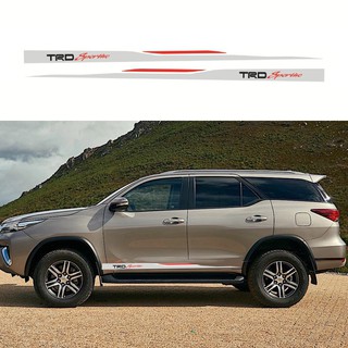 Tem xe ô tô phong cách thể thao TS093
