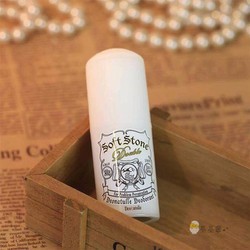 LĂN KHỬ MÙI ĐÁ KHOÁNG DEONATULLE SOFT STONE NHẬT BẢN 20GR