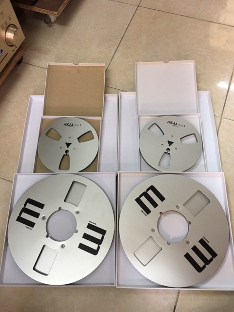 1 ĐÔI XƯƠNG NHÔM AKAI 7 inch và 1 ĐÔI MAXELL 10 inch