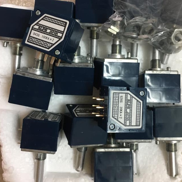 B13 Biến trở volume điều chỉnh âm lượng