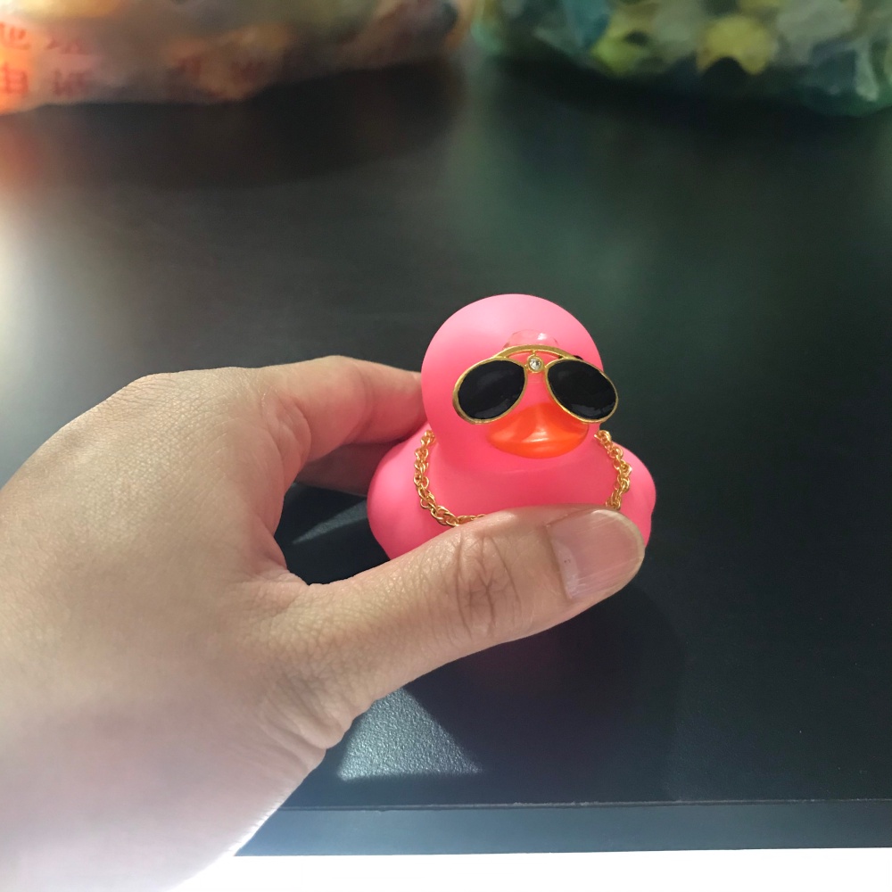 Vịt Hồng Đội Mũ PUBG Phát Sáng Gắn Xe Đạp ,Xe Máy ,Ô Tô Có Đèn Led Chong Chóng, dây truyền, kính đen, đèn rung, đai, keo