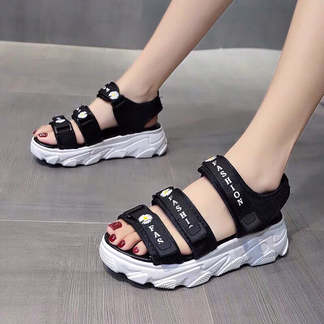 [Bán giá sỉ] Giày sandal học sinh 3 quai thêu hoa cúc hot trend