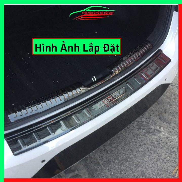 Ốp chống trầy cốp Hyundai Elantra 2019-2021 vân titan