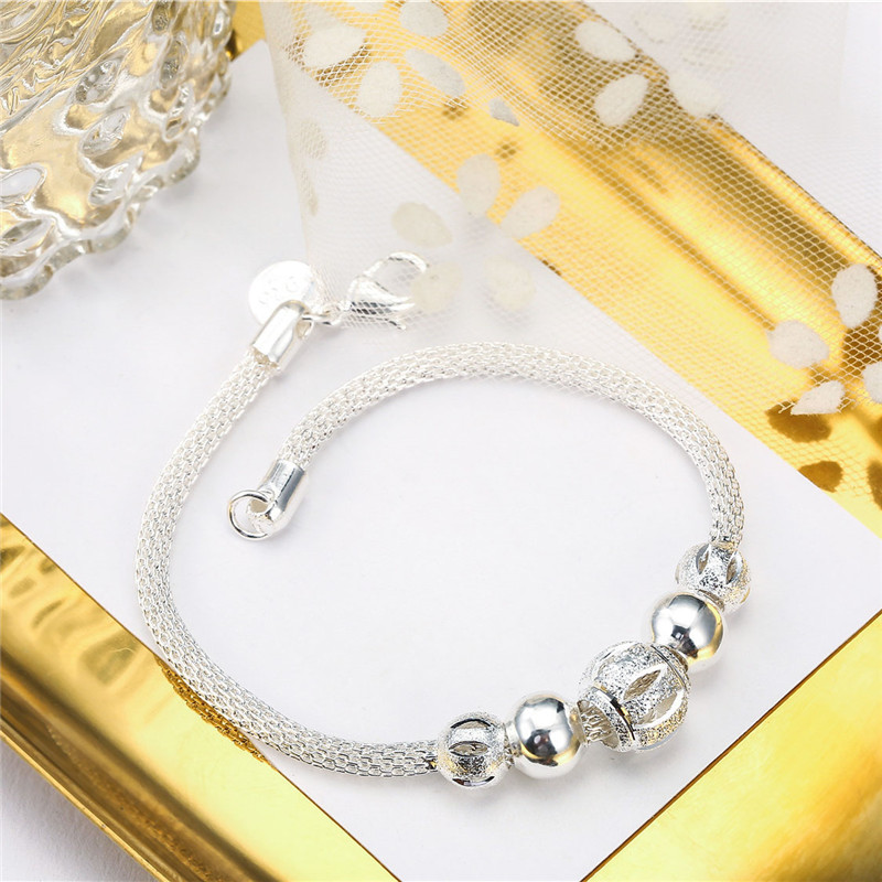 Bạc Cổ Điển May Mắn Vòng Tay Cutout Vật Trang Trí