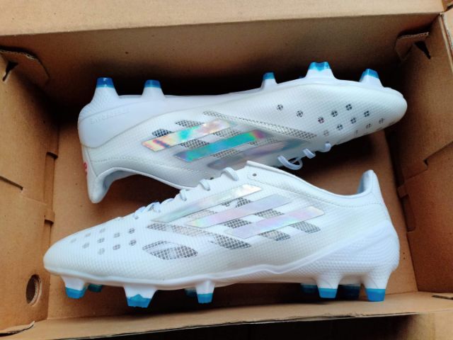 GIÀY ĐÁ BÓNG SÂN CỎ TỰ NHIÊN