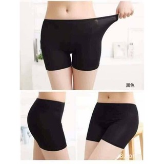 QUẦN MẶC TRONG VÁY THÔNG HƠI