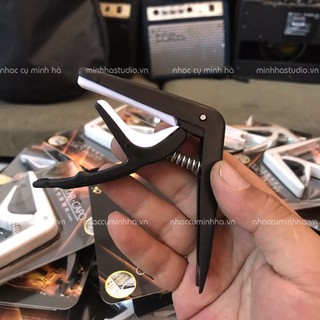 Capo cho đàn Guitar