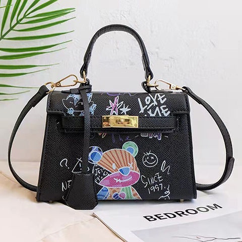 Túi Da Đeo Chéo Mini Chuwanglin Hình Gấu Graffiti Thời Trang Cho Nữ