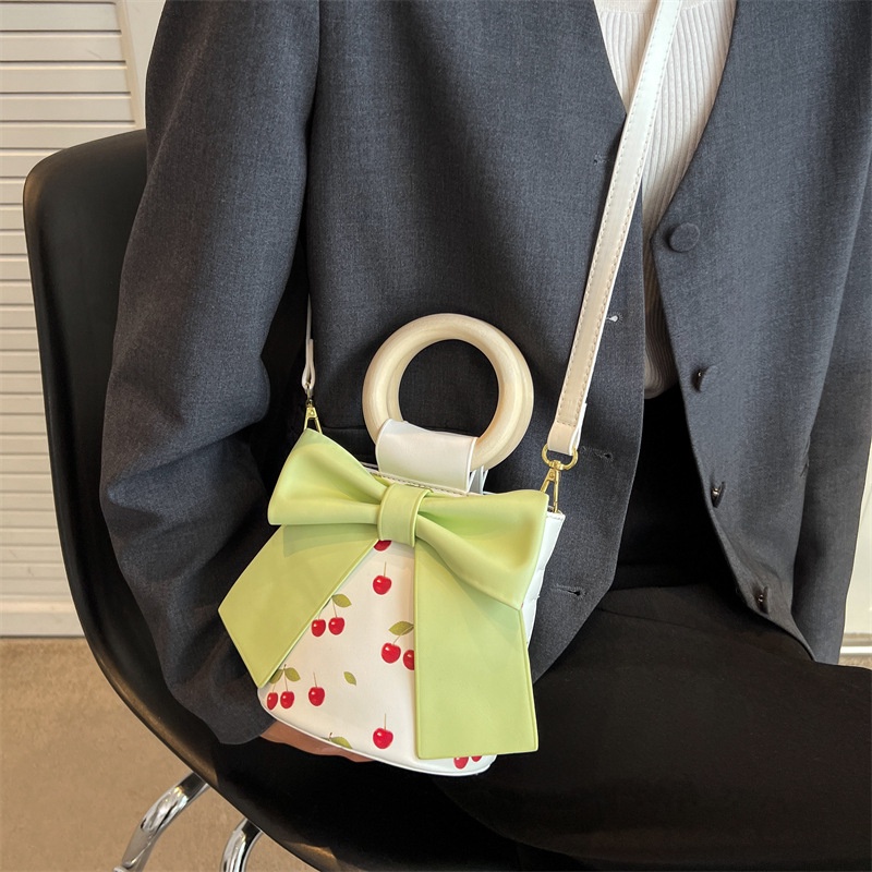 IELGY women's vintage print bow messenger bag