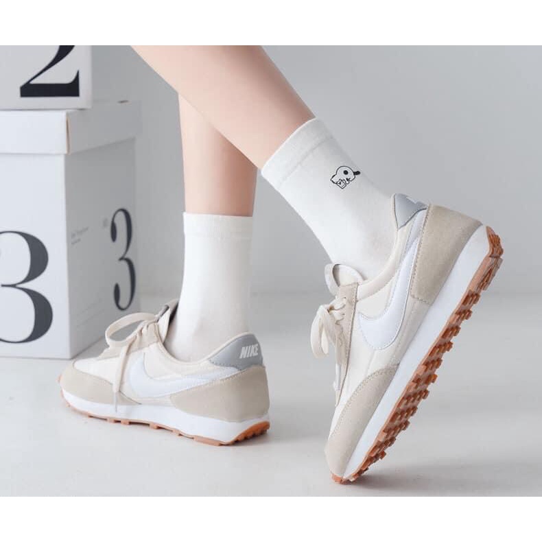 Vớ Tất Trắng Cao Hình  Chất Cotton Kháng Khuẩn Freesize Nam Nữ 36-42 MRSOCKS VC003