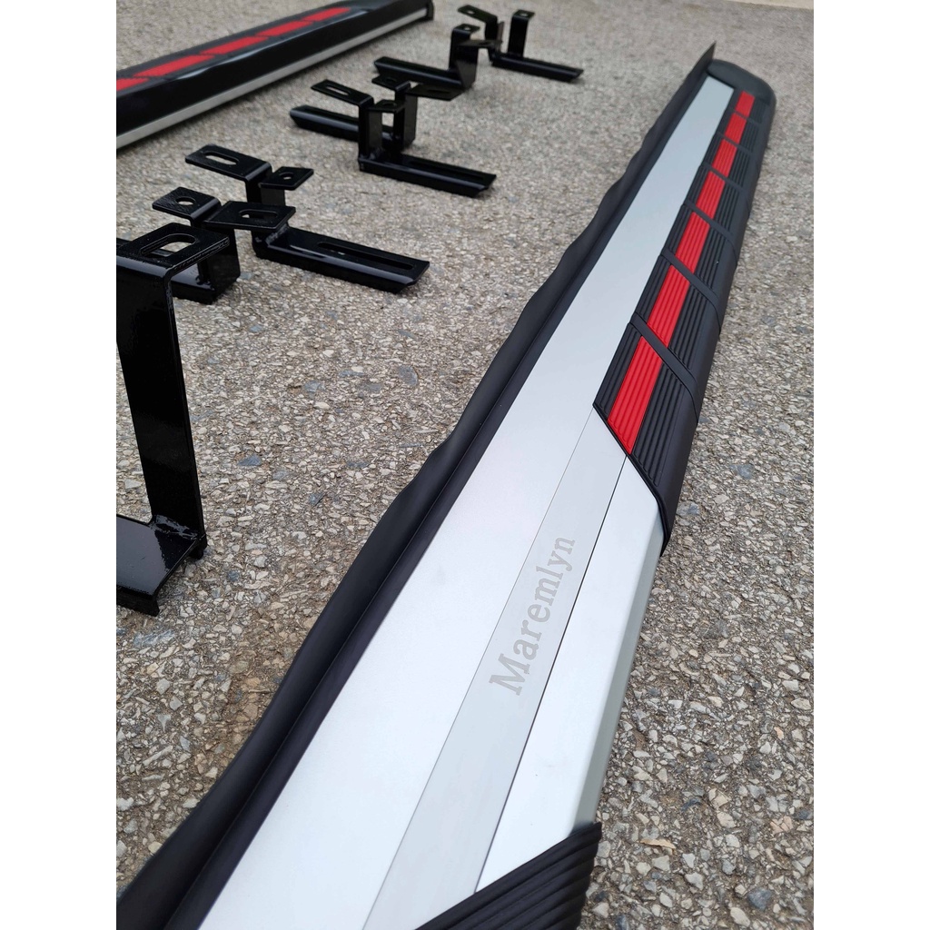 Bậc lên xuống, bệ bước chân Hyundai Creta 2022. Mẫu Maremlyn MCR  cao cấp