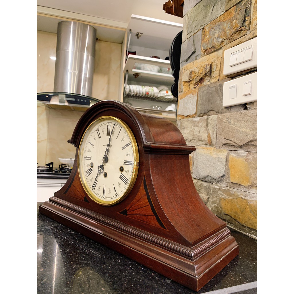 Đồng hồ để bàn HOWARD MILLER vai bò Made in Germany