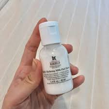 Nước hoa hồng 2in1 Kiehl daily refining milk - peel toner tẩy da chết dịu nhẹ