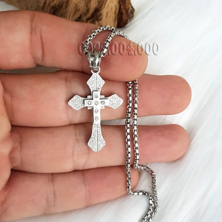 Dây chuyền thánh giá nhỏ cẩn 6 viên đá.