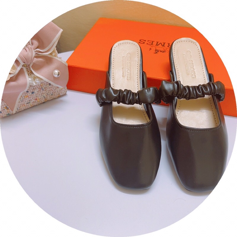 Dép sục bệt mũi vuông phối quai nhún ngang da lì