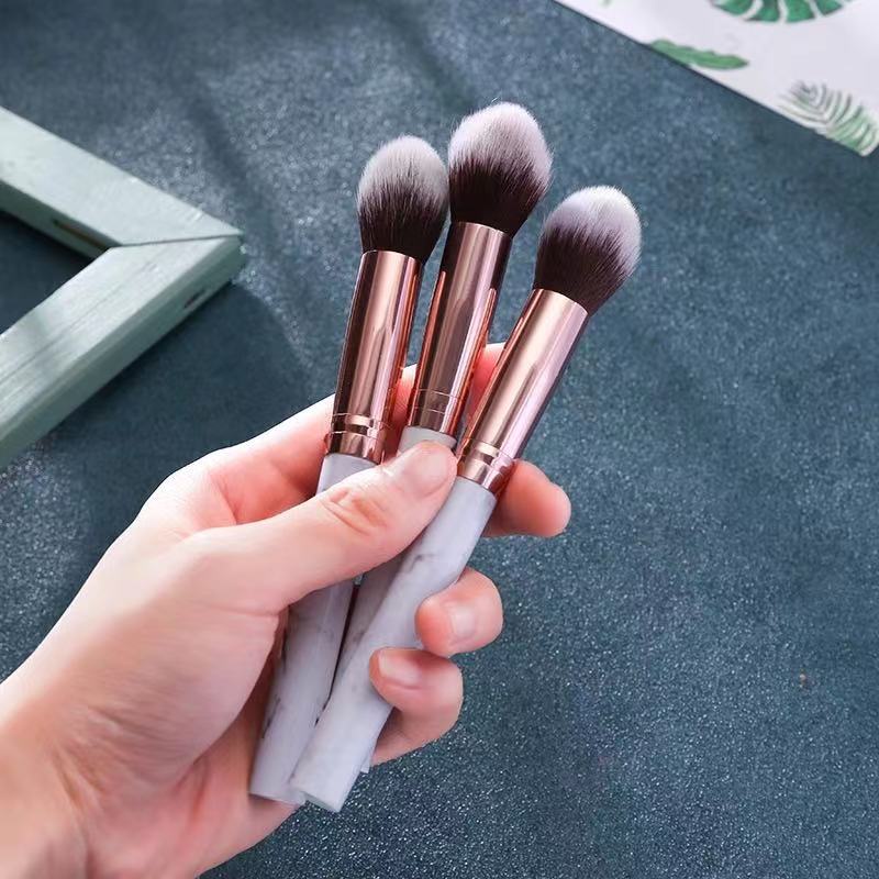 [Hàng mới về] Cọ trang điểm đánh phấn nền / má hồng / phấn mắt tiện dụng