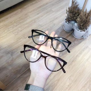 Lyys Store - Gọng mắt mèo bầu dục 2360