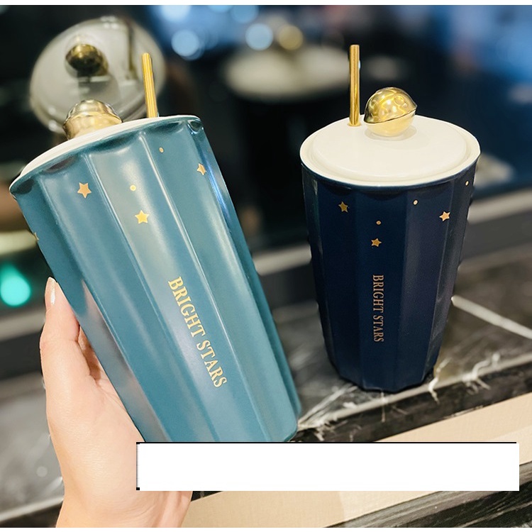 Cốc sứ có nắp in hình vũ trụ độc lạ 450ml tặng kèm ống hút