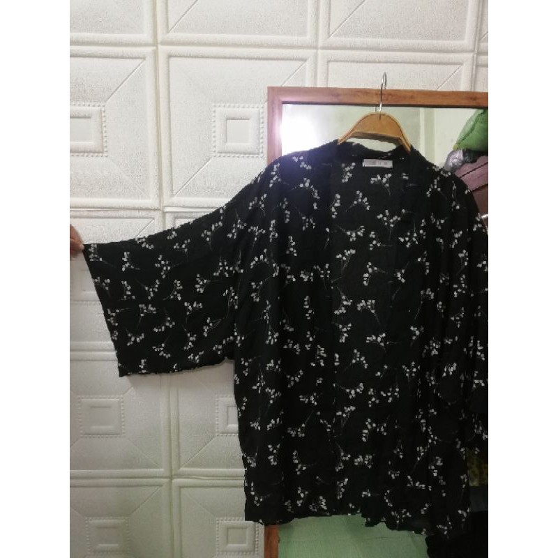 Áo khoác ngòai dáng kimono  voan hoa