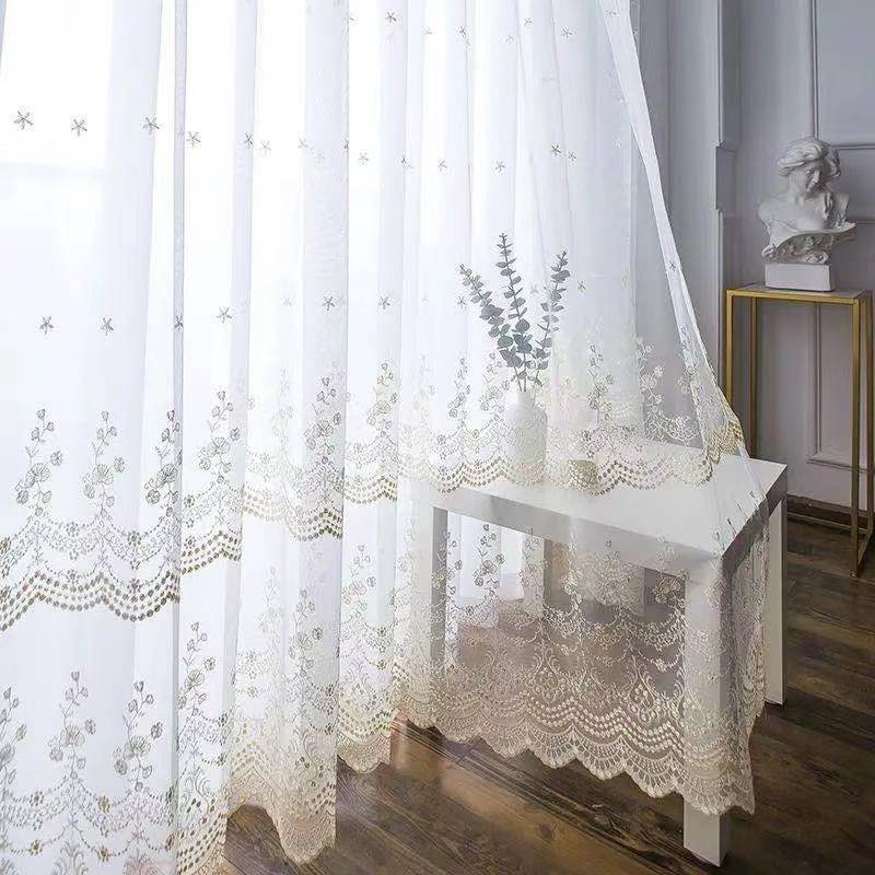 Rèm Cửa Sổ Vải Tuyn Màu Trắng Thêu Hình Mrtrees