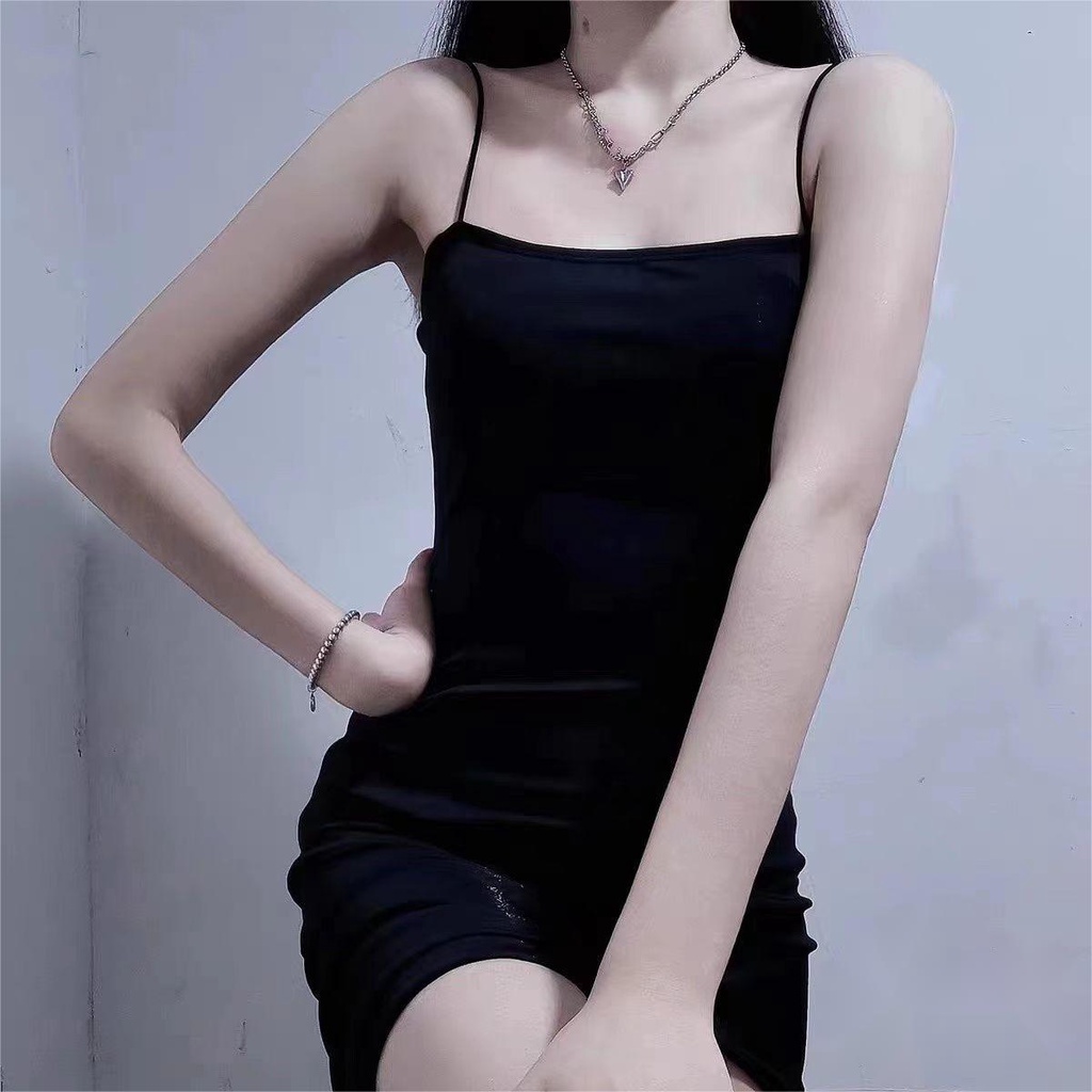 Váy dài 2 dây xẻ tà màu đen Phong cách cổ điển Pháp Váy body sexy nữ