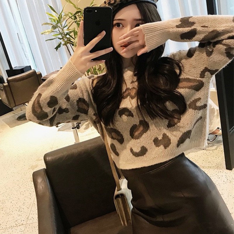 Áo thun tay dài cổ tròn hoạ tiết hoạt hình thiết kế ôm sát tôn dáng | BigBuy360 - bigbuy360.vn