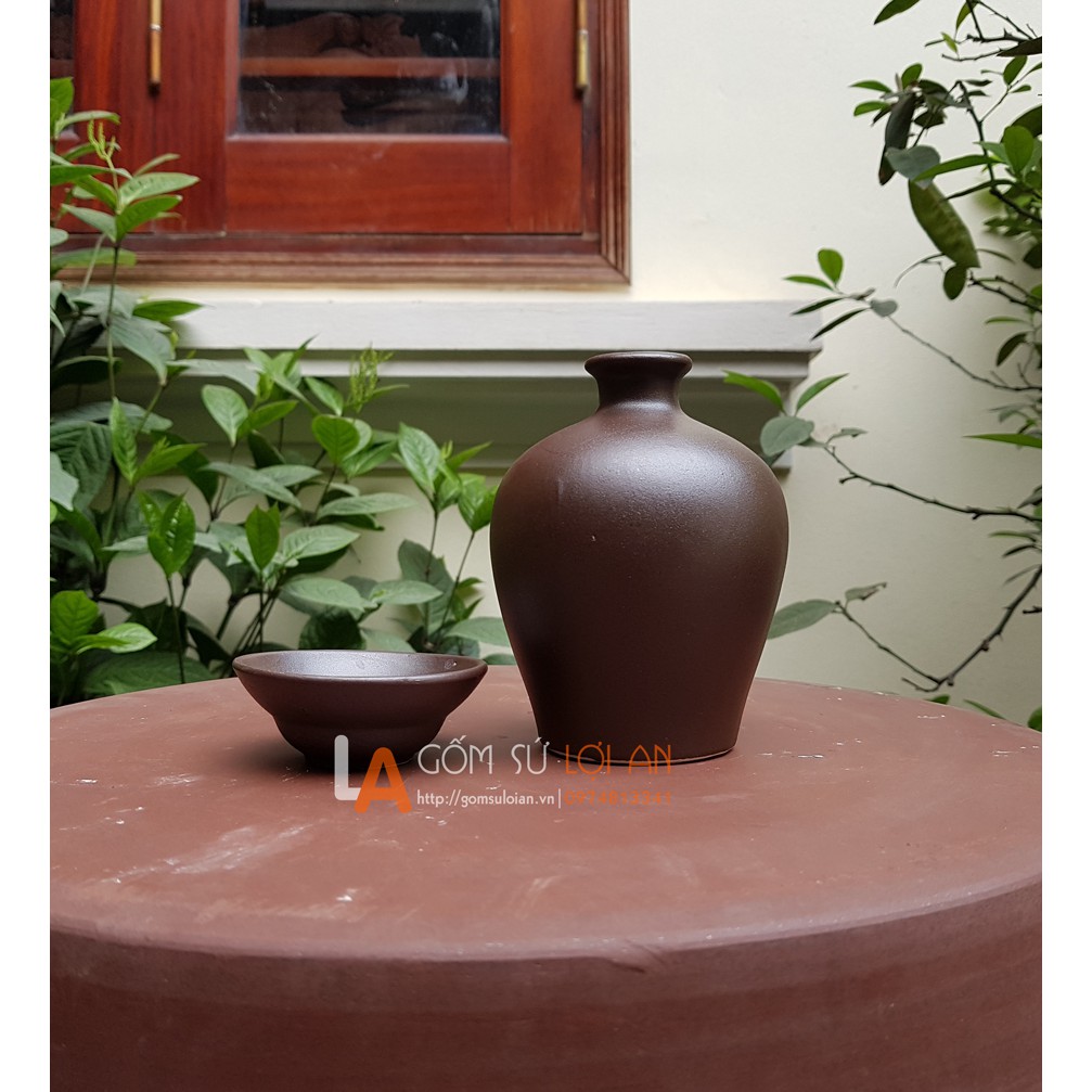 Vò đựng rượu gốm sứ