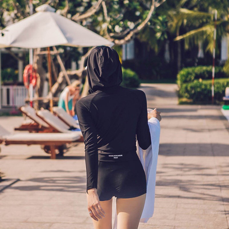Bộ đồ bơi Bikini ❤️𝐊𝐄̀𝐌 𝐌𝐔́𝐓❤️ Áo dài tay có mũ cá tính 2360 | BigBuy360 - bigbuy360.vn