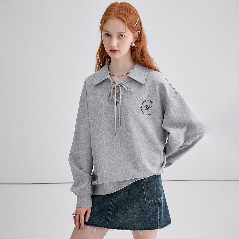Áo sweater tay dài cổ polo cột dây dáng rộng in chữ thời trang mùa thu 2022