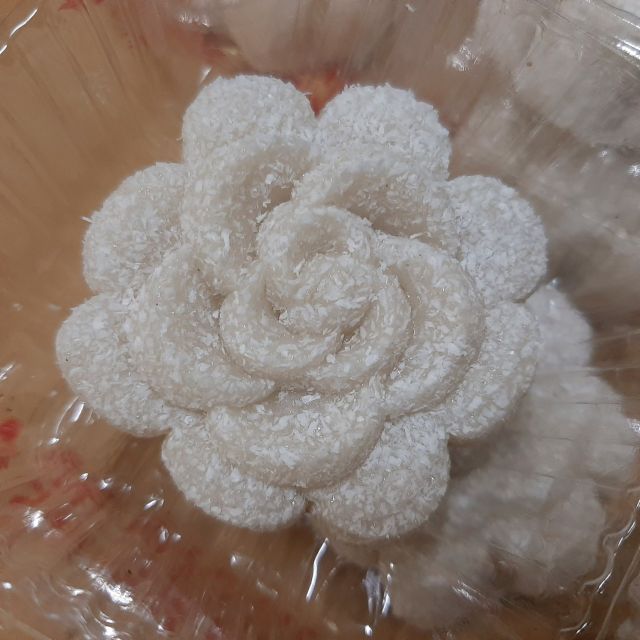 Bánh trung thu dẻo dừa hoa hồng 120 gram nhân đậu xanh