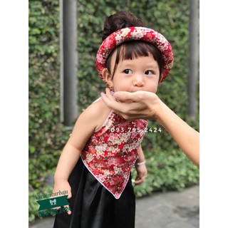 Yếm lụa đỏ ngày tết cho bé