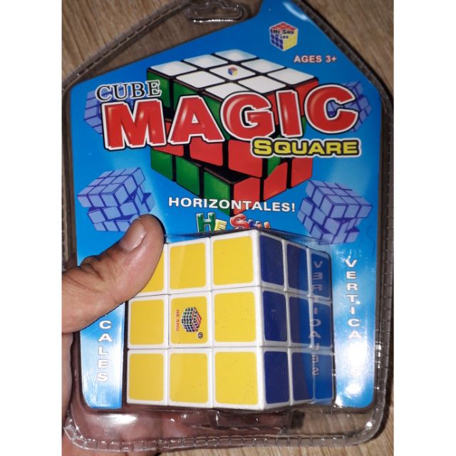 Một cái Rubik Magic_6 mặt loại tốt 3*3 bằng nhựa rất đẹp