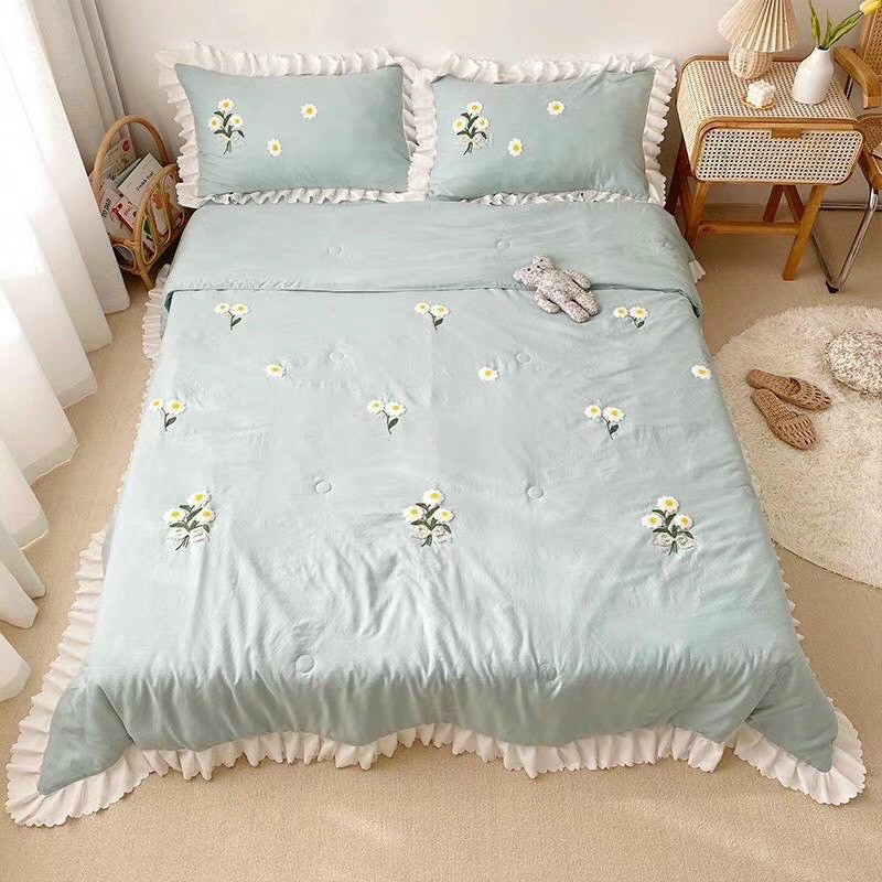 Bộ chăn ga và vỏ gối chất liệu đũi bèo thêu hoa cúc nhập khẩu 4 món - vịt béo bedding