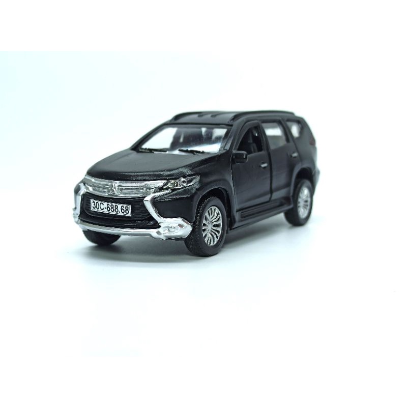 Mô hình xe Mitsubishi Pajero Sport