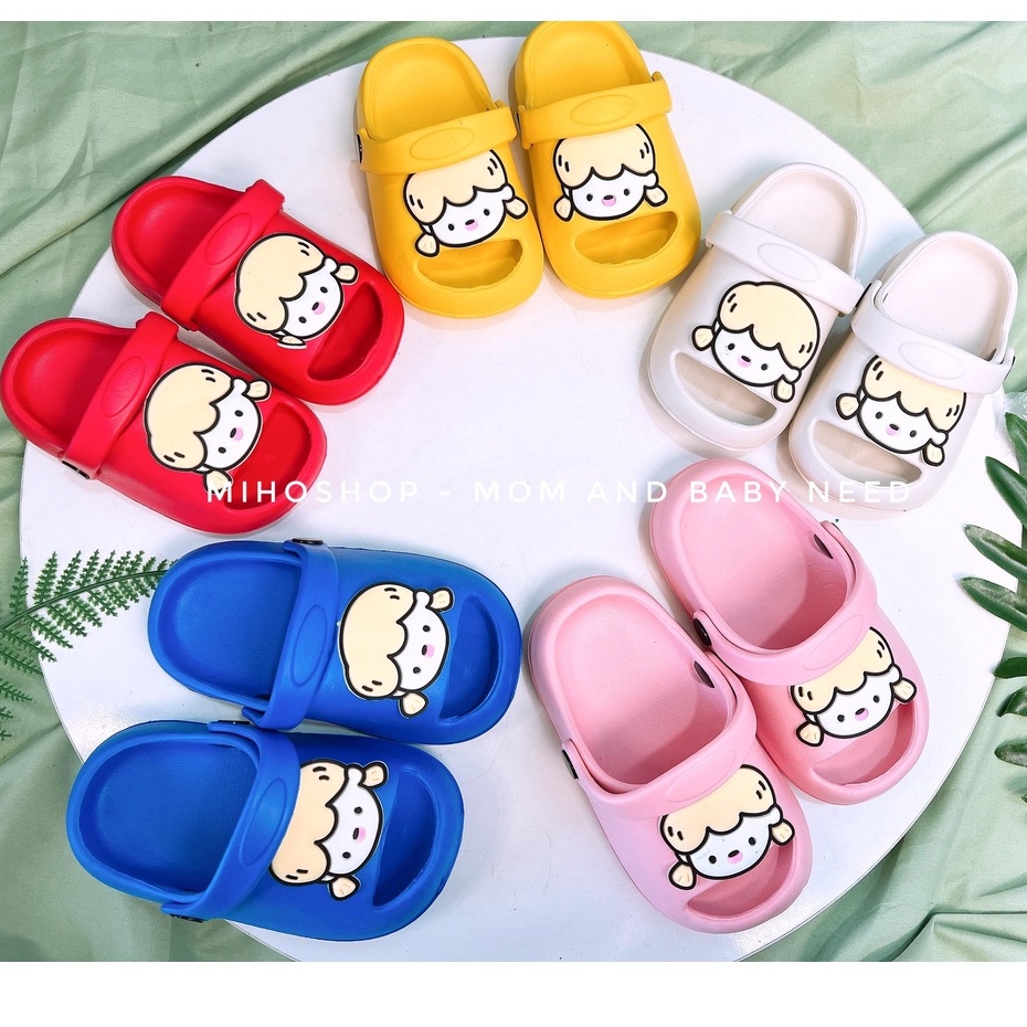 Dép Sục Có Quai Mũi Cao Bảo Vệ Chân Hình Bé Gái Xinh Xắn