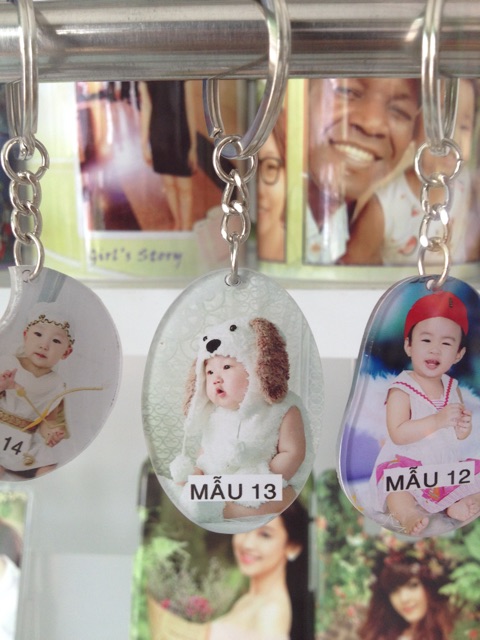 Combo 5, 8, 10, 11 móc khoá mica in hình