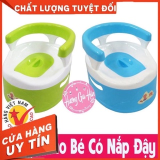 Bô vệ sinh cho bé có nắp đậy