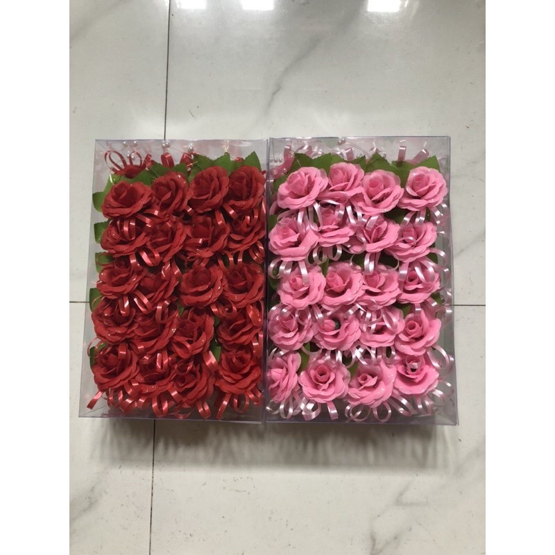 HOA CÀI KHÁCH MỜI ĐÁM CƯỚI hộp 100 tim, hộp 40 bông