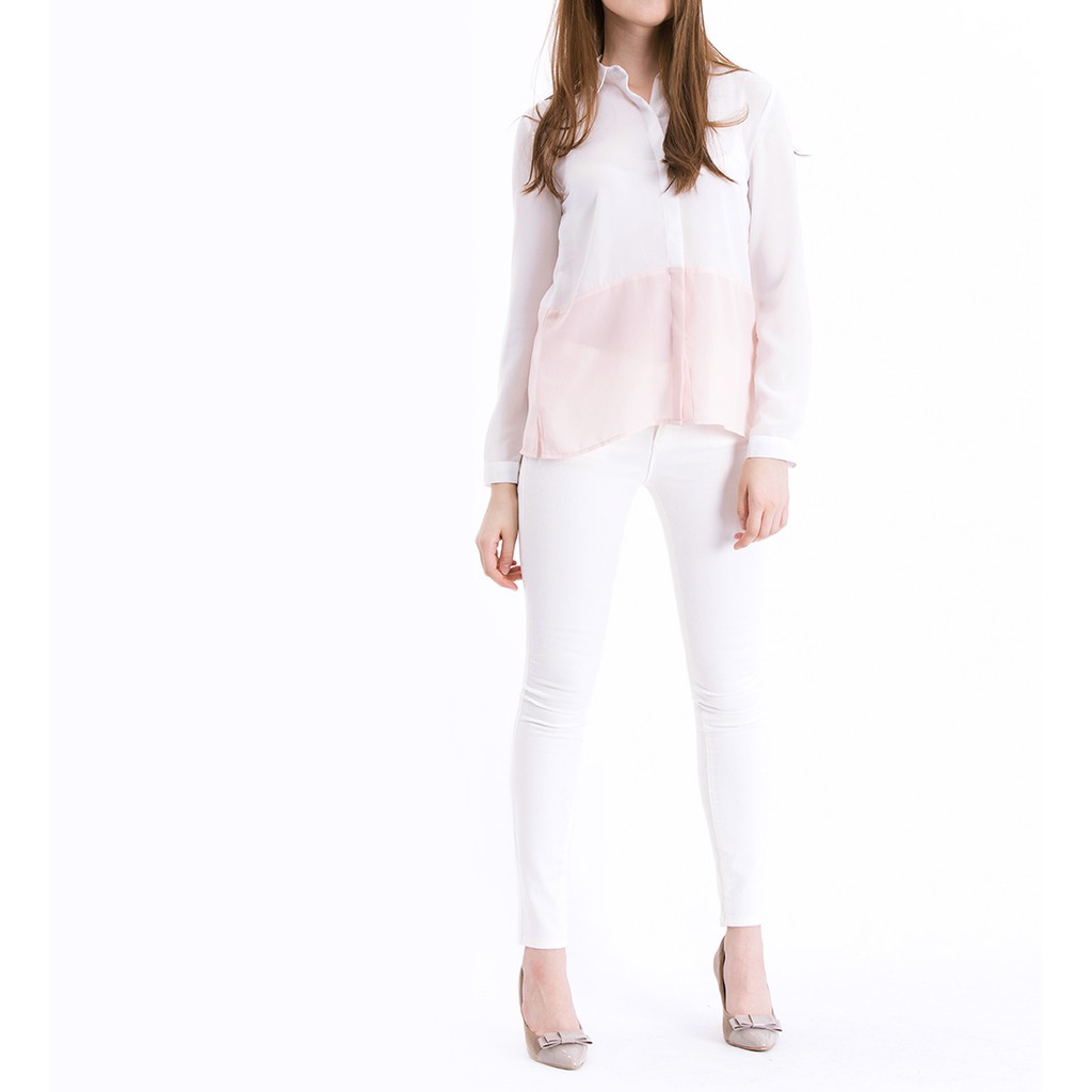 [Mã FASHIONMALLT4 giảm 15% đơn 150k] Áo kiểu nữ The cosmo Colour block blouse TC2001011 | BigBuy360 - bigbuy360.vn