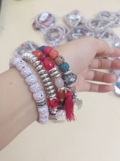 Set vòng tay gồm 4 dây