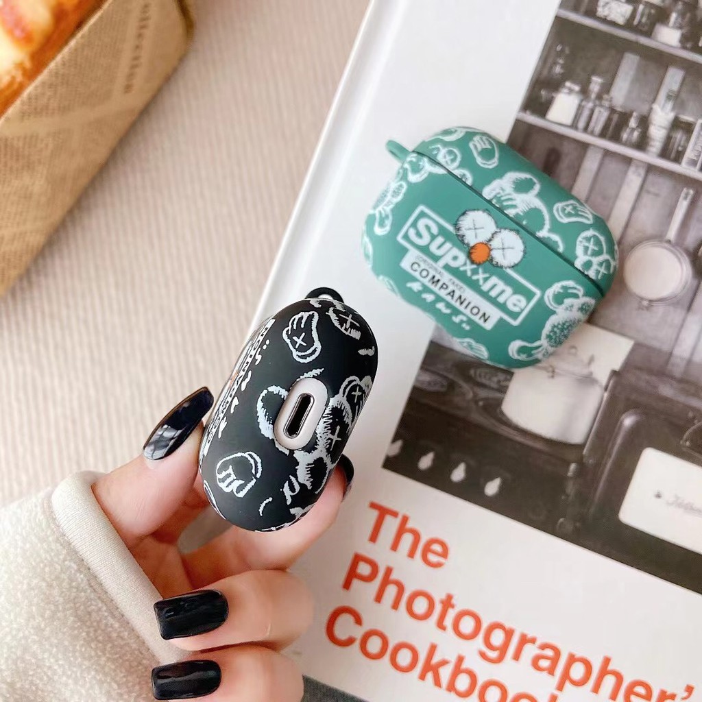 Vỏ Bảo Vệ Hộp Sạc Tai Nghe Airpods 1 / 2 / Pro Hình Kaws Sesame Street Độc Đáo | BigBuy360 - bigbuy360.vn