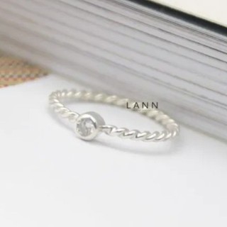 Nhẫn thân xoắn 1 đá tròn trắng - đen bạc s925 lann r036