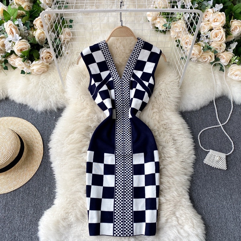 Đầm body thun len dệt kim sọc caro sát nách