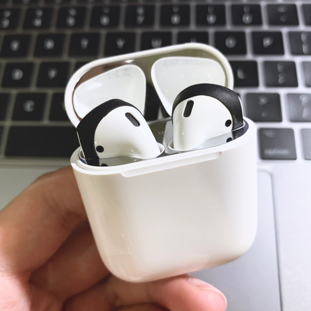 Film dán chống bẩn AirPods 1/2 39k, combo dán và bọc tai 55k