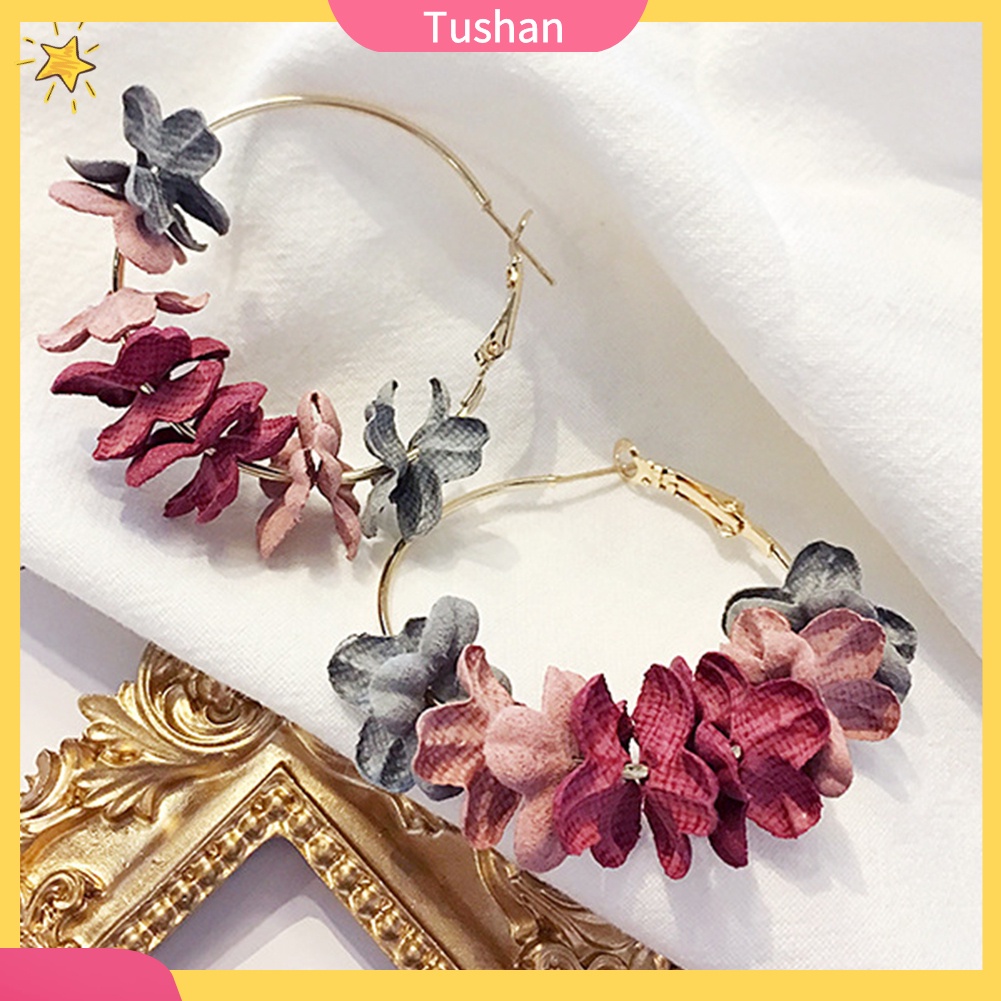 Khuyên tai dạng vòng phối hoa thời trang dành cho nữ