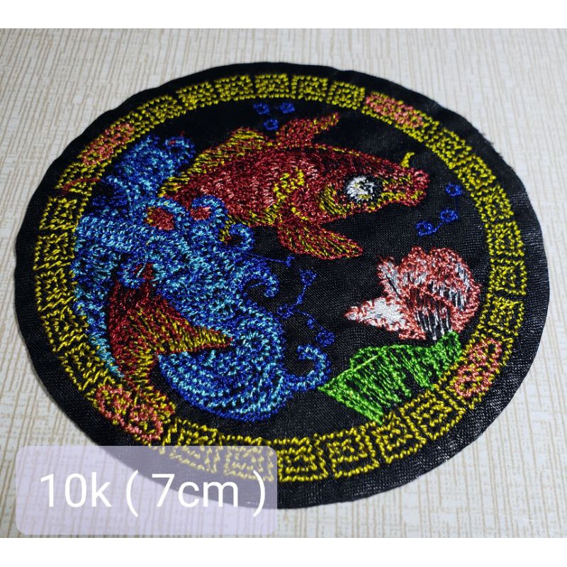 Hình thêu trang trí hanbok hoặc áo dài trẻ em