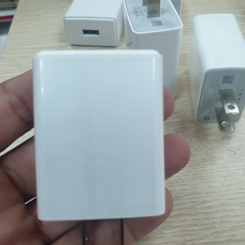 Củ oppo 5v-2a, mã 933.bán buôn .bảo hành 12 tháng a